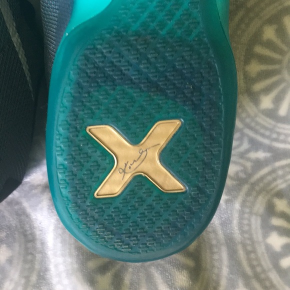 Nike Kobe X - Picture 13 of 14